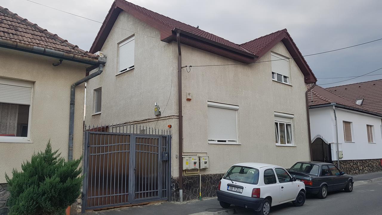 Casa 193 Motorcycle Friends Bed & Breakfast Sibiu Luaran gambar
