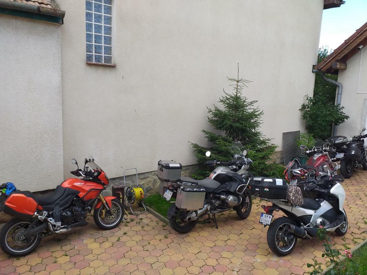 Casa 193 Motorcycle Friends Bed & Breakfast Sibiu Luaran gambar